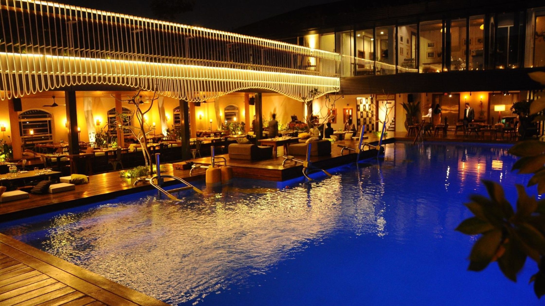  Hablis Hotel Rooftop Bar – Guindy